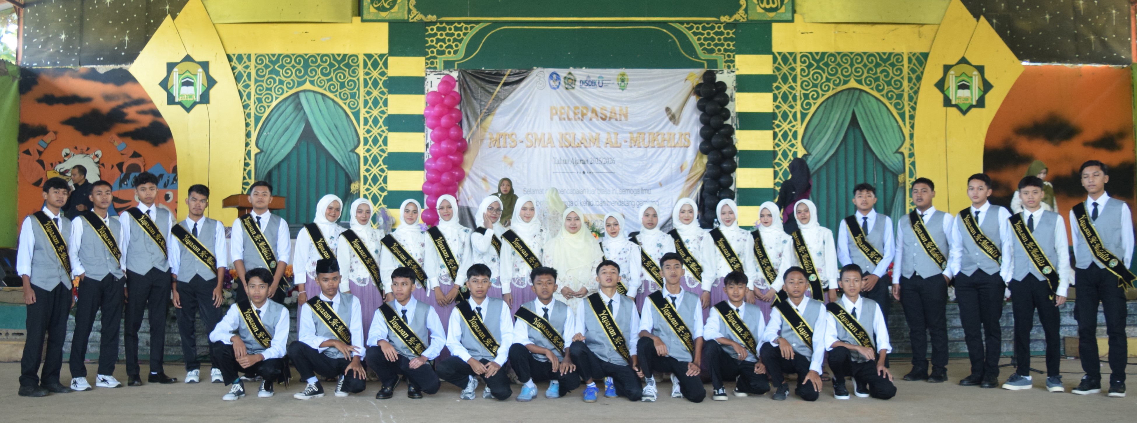 Pelepasan Siswa Kelas IX MTs Al-Mukhlis Tahun Pelajaran 2025/2026 Berlangsung Khidmat dan Penuh Haru